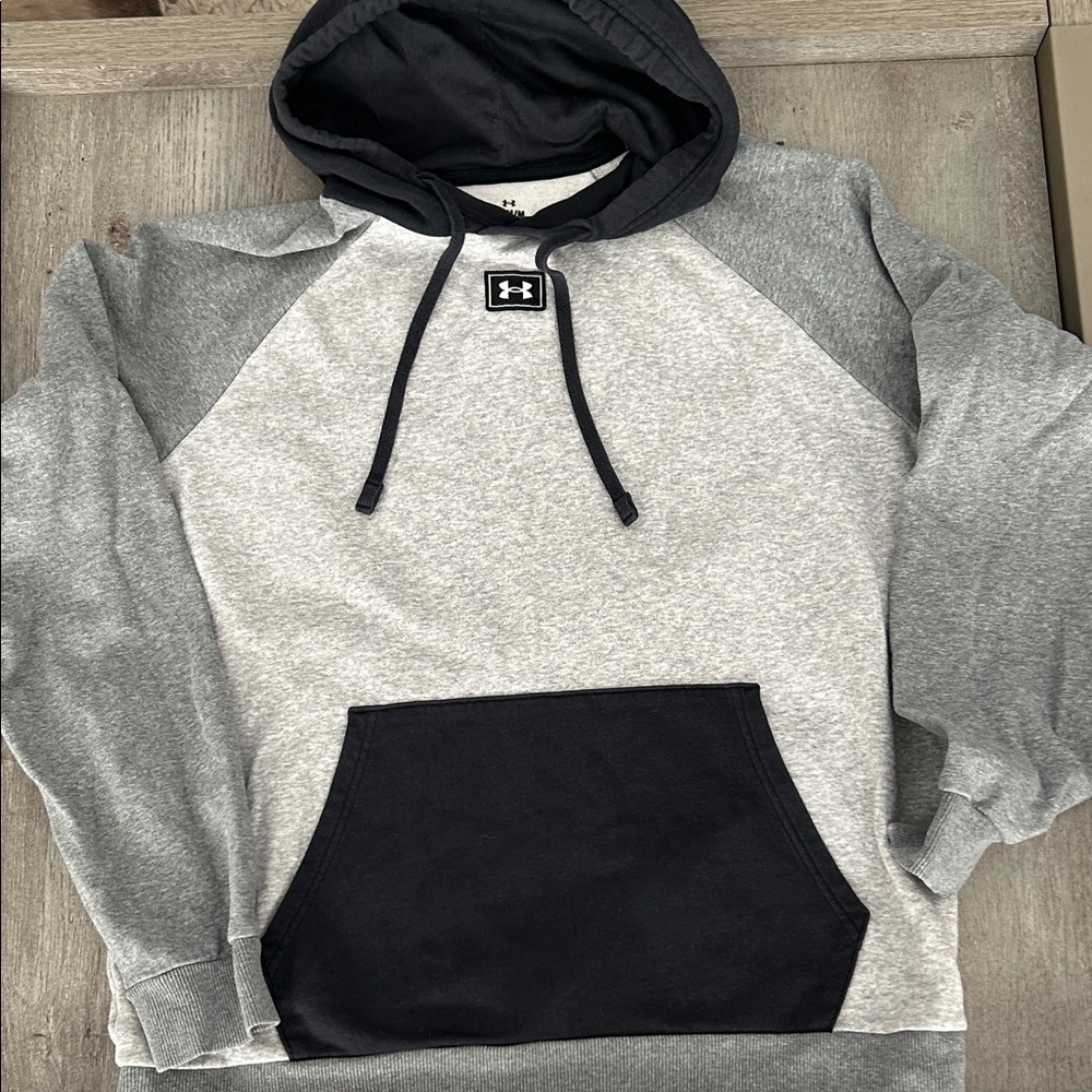 Under Armour Men's Two-Tone Gray and Black Hoodie